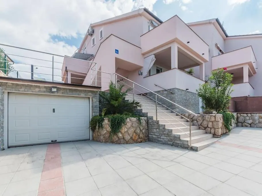 Apartment Fenix 2 Klimno Croatia